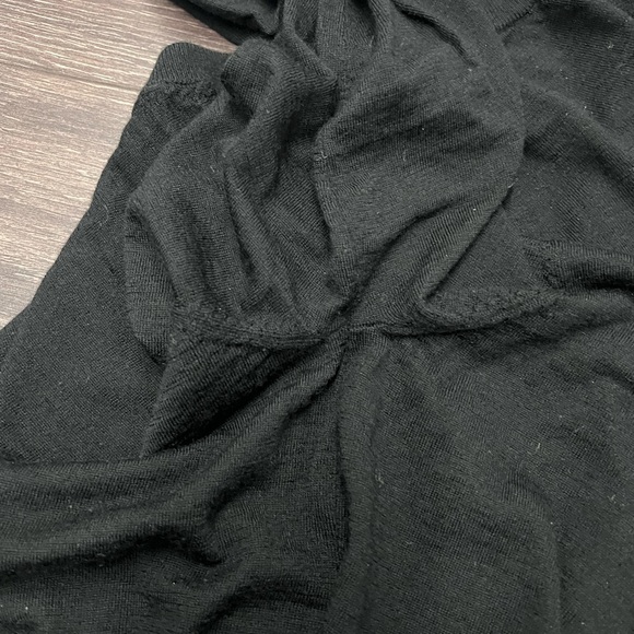 Massimo Dutti Medium Black V-Neck 100% Merino Wool Sweater - Picture 3 of 12